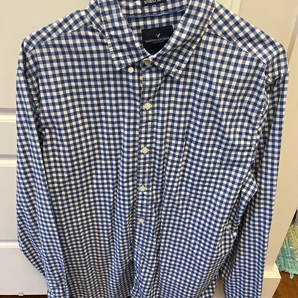 American Eagle Mens Large Casual Button Down Blue/white, 2nd shirt maroon